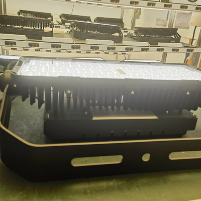 AC100 - 277V Hochmast-LED-Floodlicht Einstellbare Winkel Marine-LED-Floodlater
