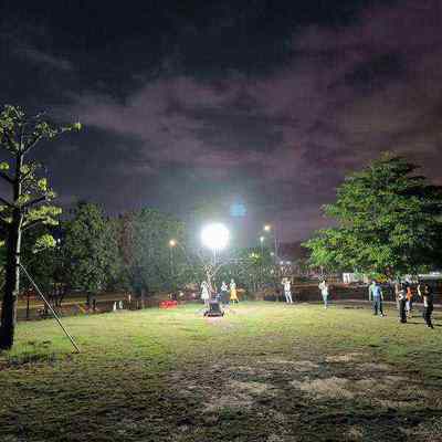 Lieferant Großhandel 36W LED-Flutlicht für den Außenbereich, verstellbarer Strahler mit ausziehbarem Arm für Camping im Freien